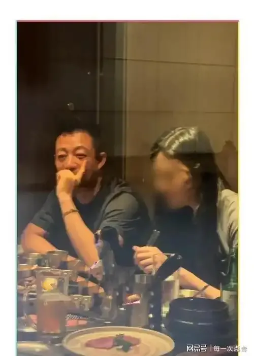 Chaturbate直播平台最新版本更新内容用户评价画面展示图